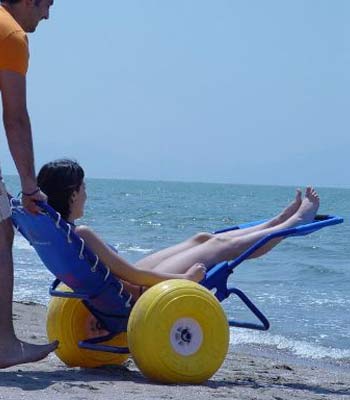 Location de fauteuil d'accès au bain (plage, piscine) pour pmr et handicapé