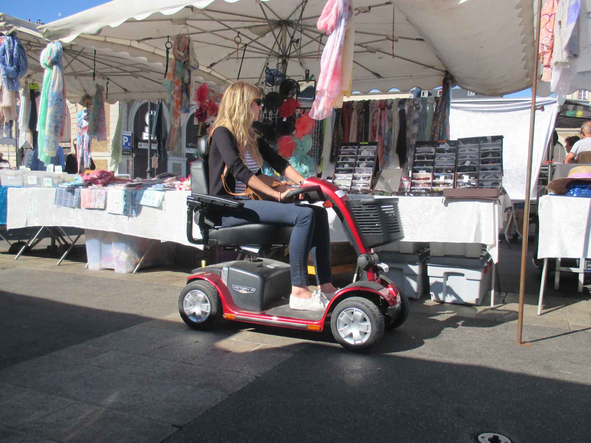 Scooter électrique pour personne à mobilité réduite