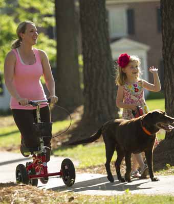 Problème de genoux, louez un tricycle déambulateur KneeRover